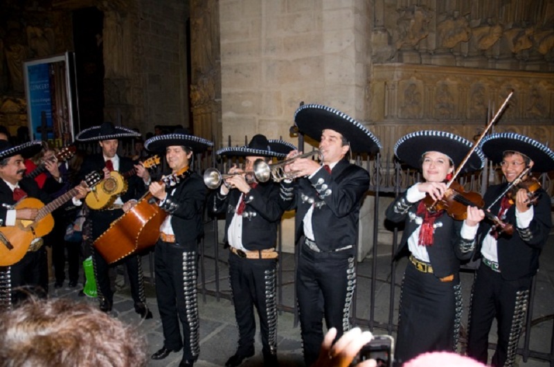 MARIACHI IN THE HEART OF GARIBALDI SQUARE 0001 - Habibi World Travel & Tour